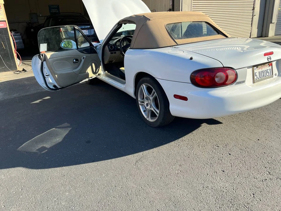 2004 Mazda NB MX-5 Miata - Image 2 of 7