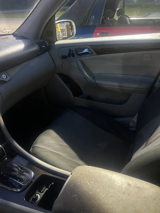 2004 Mercedes-Benz W203 C-Class - Image 7 of 8