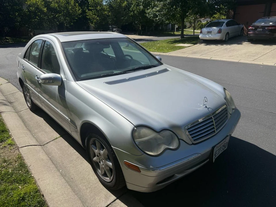 2004 Mercedes-Benz W203 C-Class - Image 2 of 5
