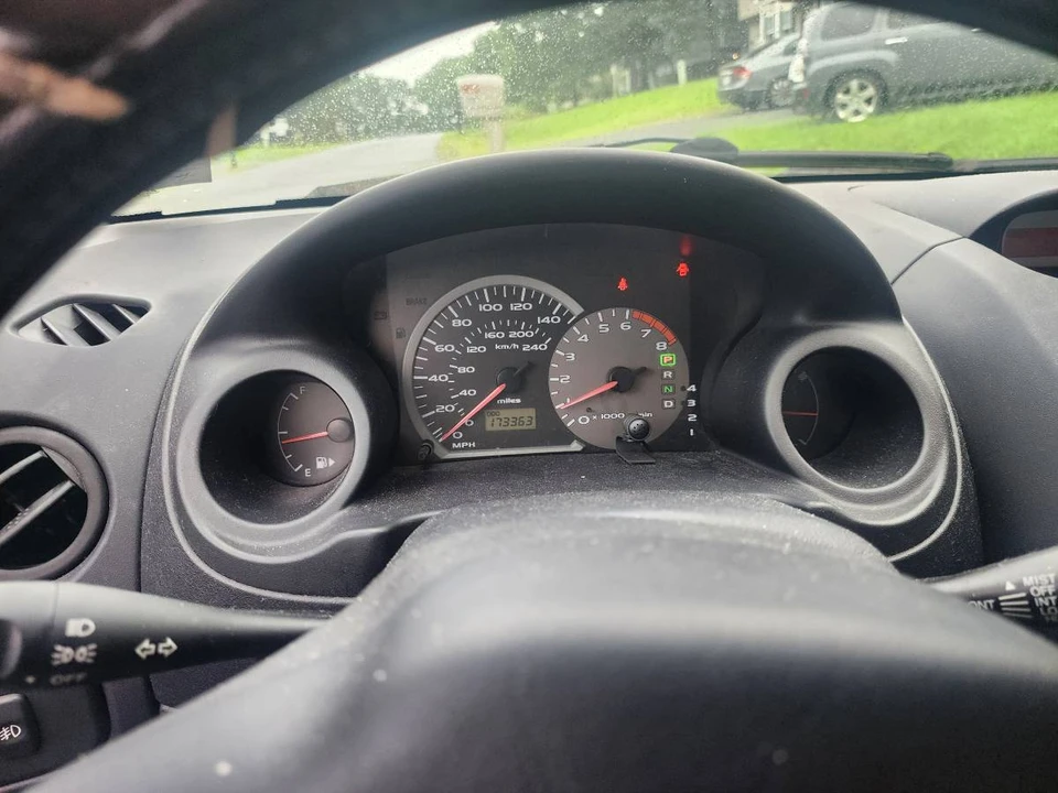 2004 Mitsubishi Eclipse 3rd Gen - Image 2 of 8