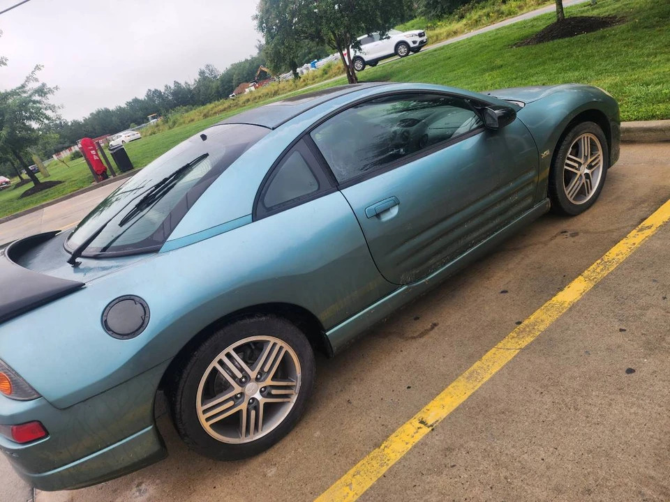 2004 Mitsubishi Eclipse 3rd Gen - Image 4 of 8