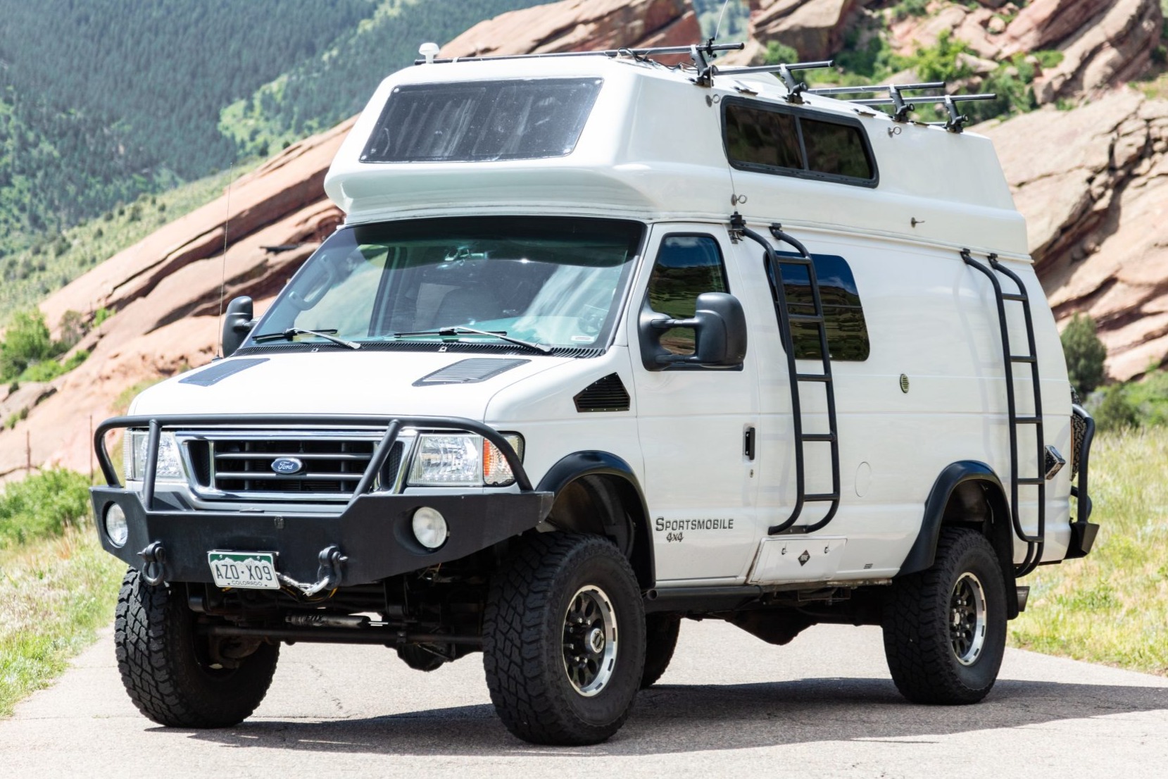Ex–Jimmy Buffett 2004 Ford E-350 Sportsmobile 6.0L Power Stroke 4×4