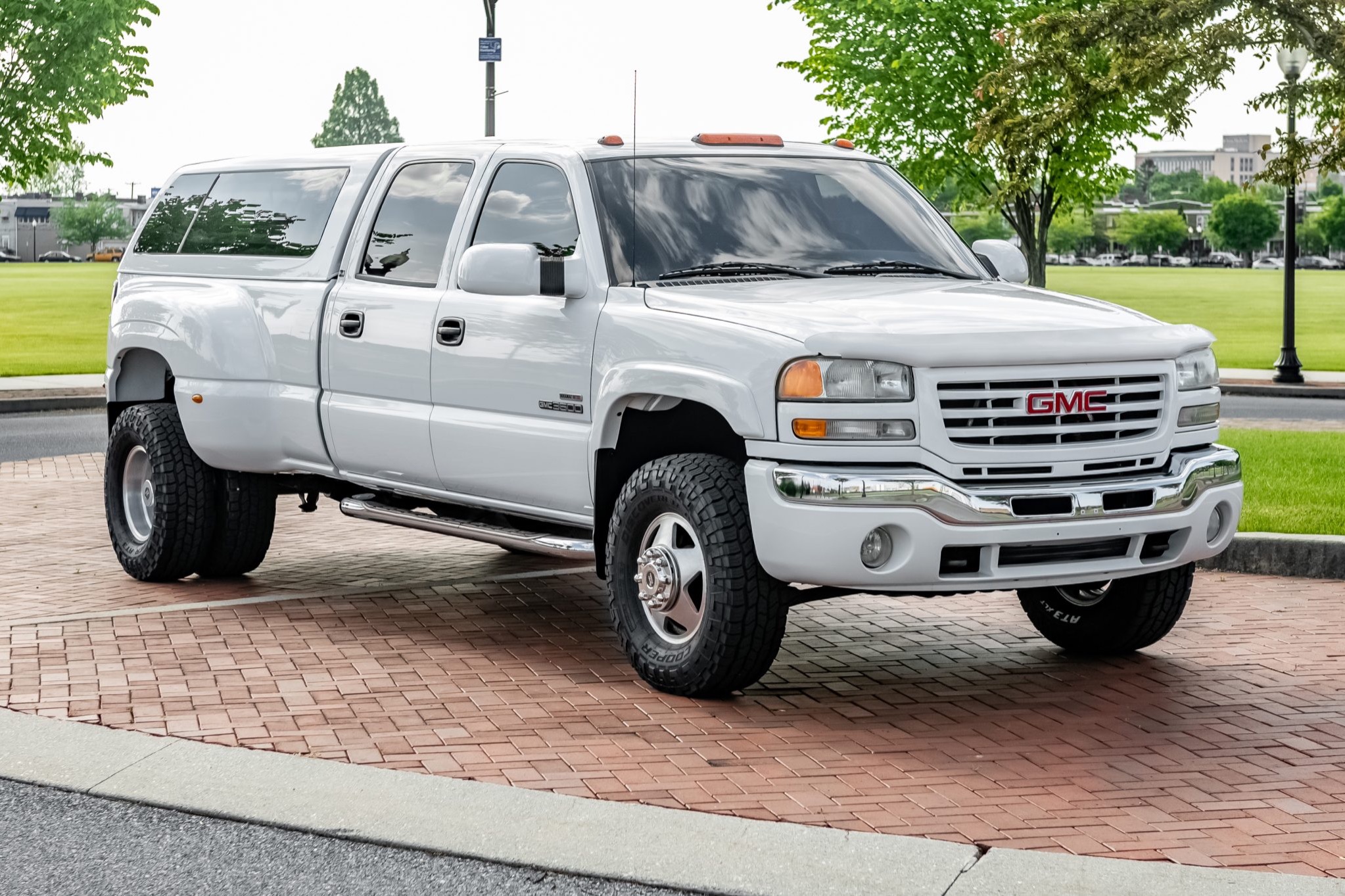 2004 GMC Sierra 3500 SLE Crew Cab Duramax Dually 4×4
