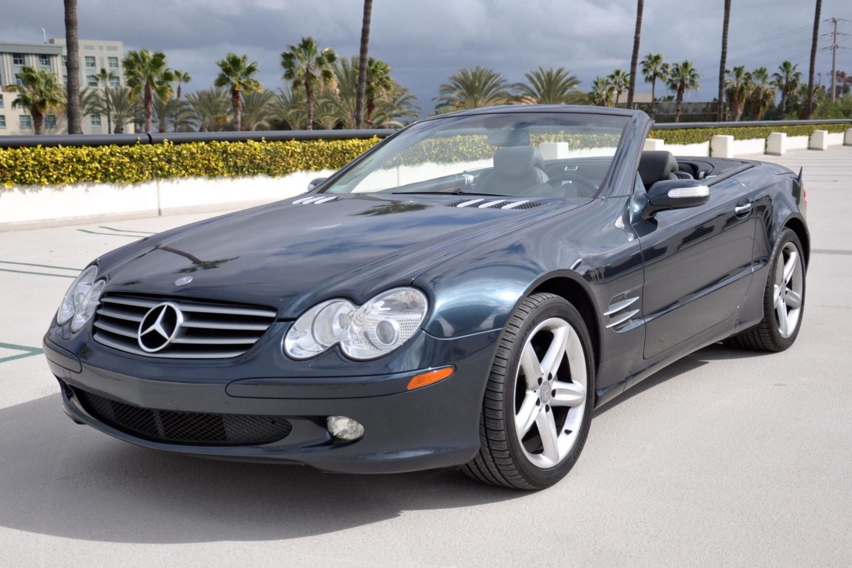 2004 Mercedes-Benz SL500