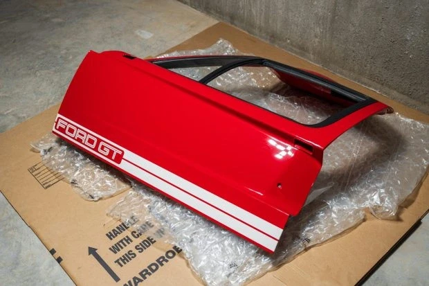 2006 Parts & Memorabilia Bodywork - Image 2 of 6