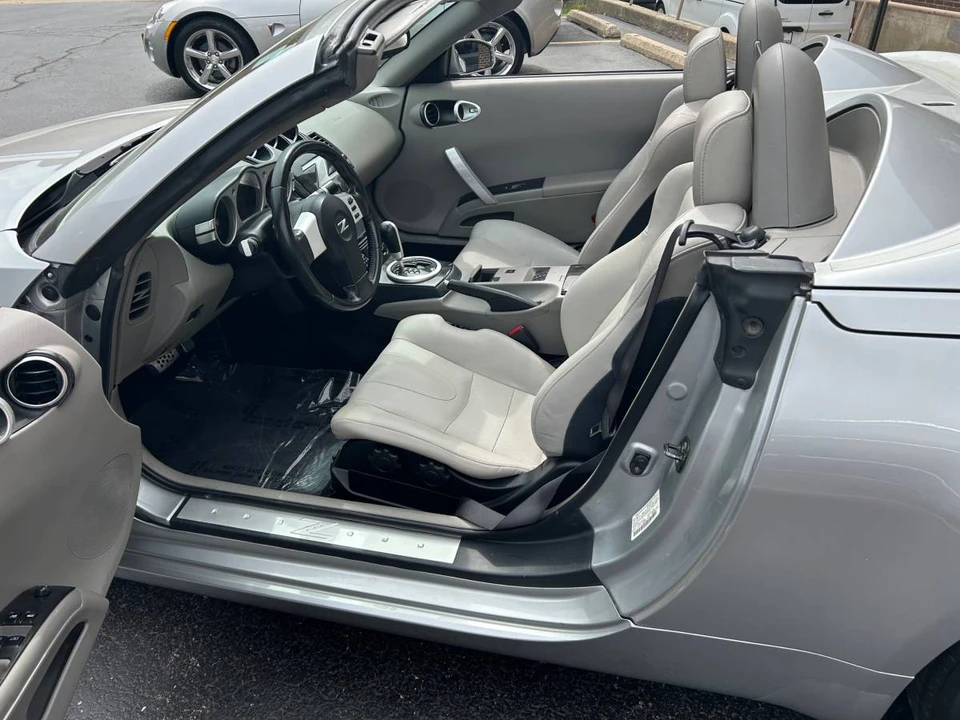 2005 Nissan 350Z 5th Gen - Image 3 of 10