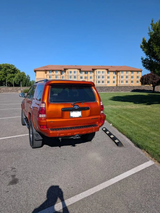 2005 Toyota 4Runner 4th Gen - Image 2 of 11