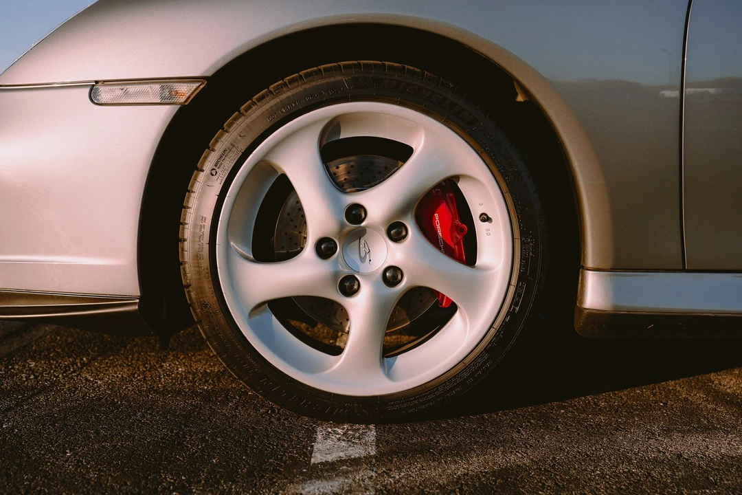 2005 Porsche 996 Carrera 4S - Image 16 of 31