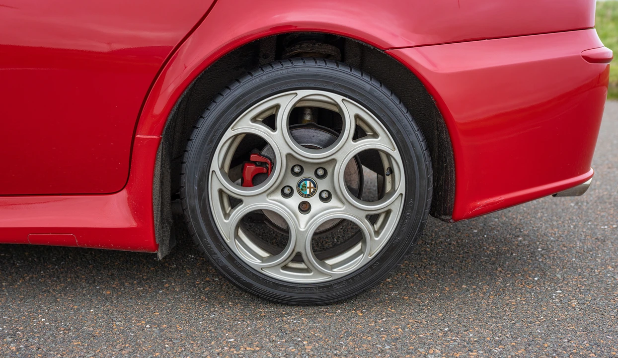 2005 Alfa Romeo 156 GTA - Image 24 of 31