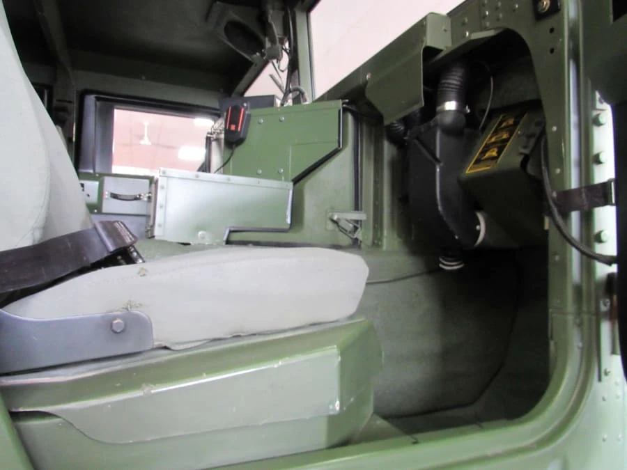 2005 AM General Hummer - Image 12 of 19