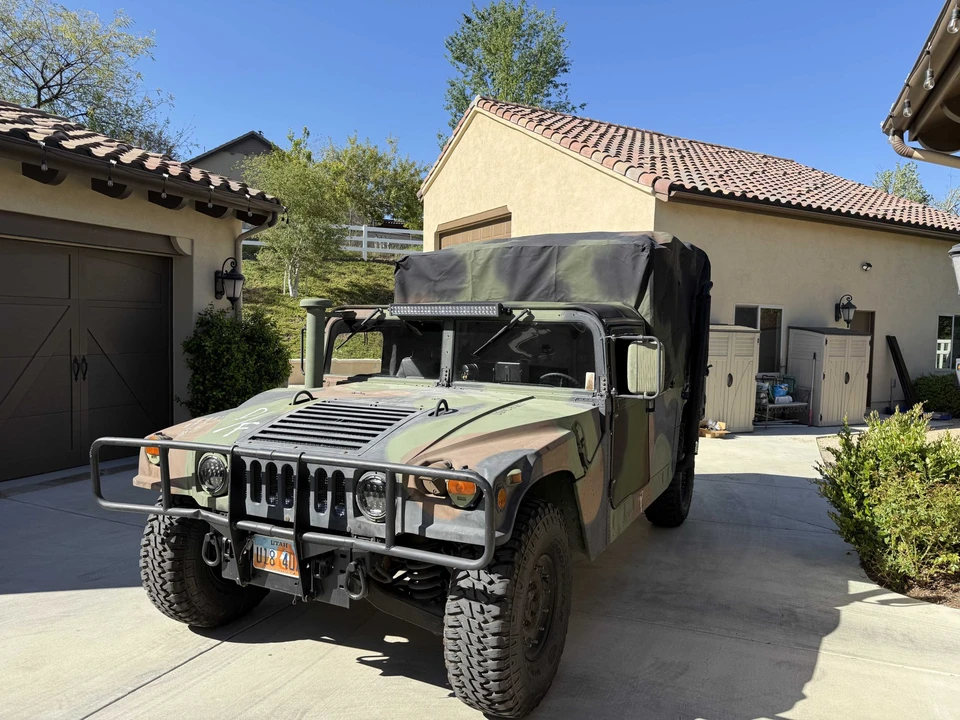 2005 Hummer HMMWV - Image 2 of 31