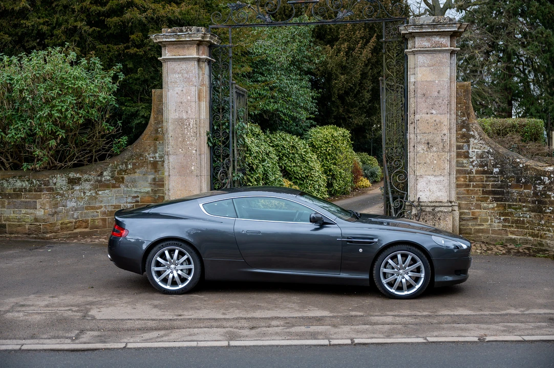 2005 Aston Martin DB9 - Image 16 of 31