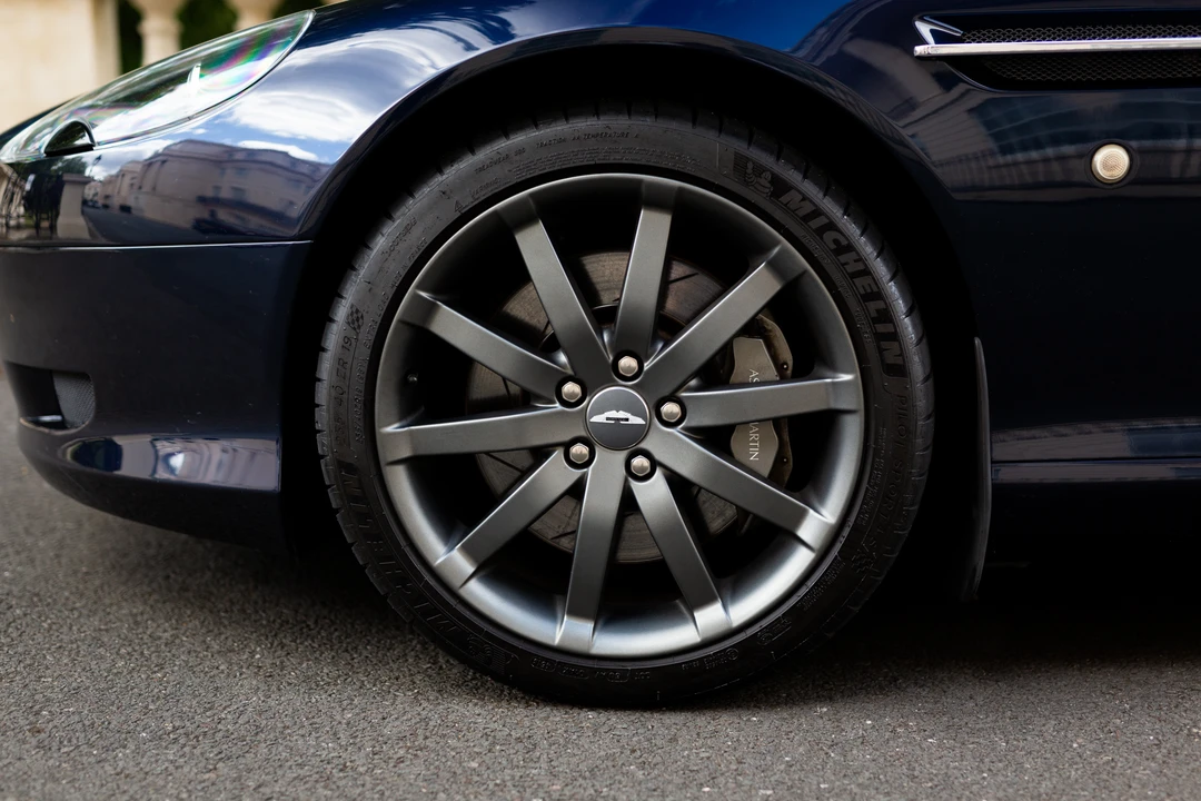 2005 Aston Martin DB9 - Image 6 of 31