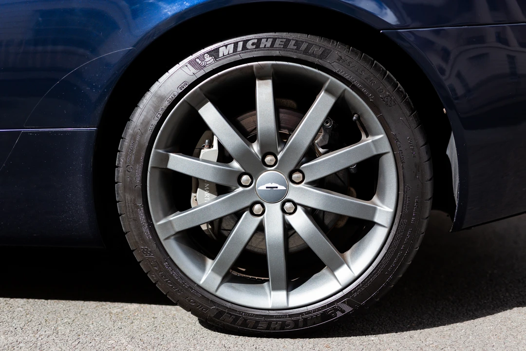2005 Aston Martin DB9 - Image 11 of 31