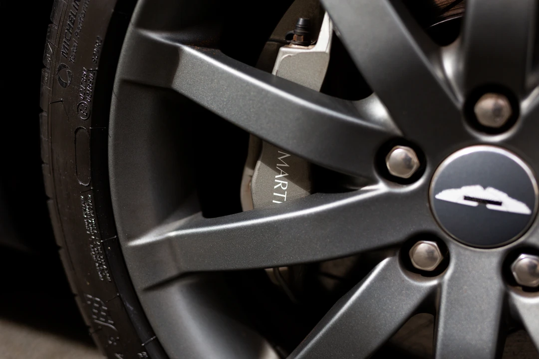 2005 Aston Martin DB9 - Image 12 of 31
