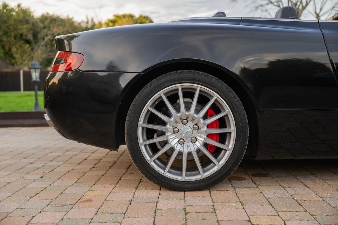 2005 Aston Martin DB9 - Image 28 of 31