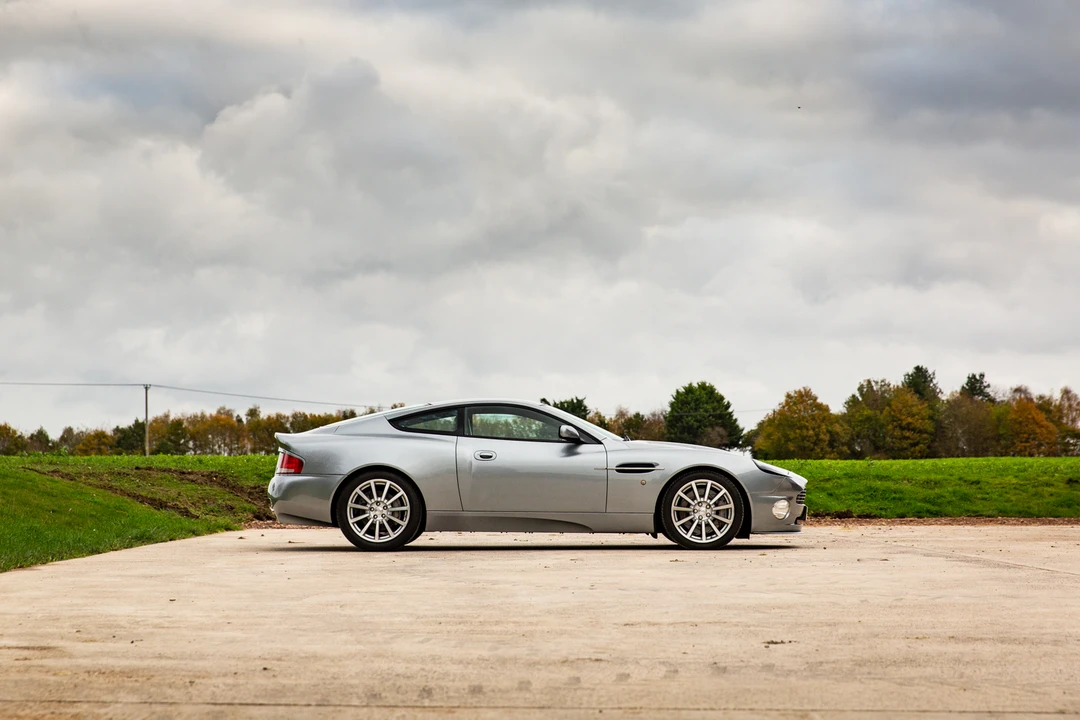 2005 Aston Martin Vanquish 1st Gen - Image 17 of 31