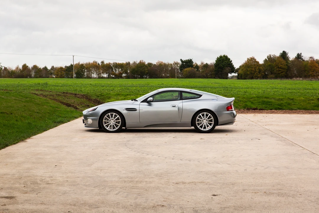 2005 Aston Martin Vanquish 1st Gen - Image 13 of 31