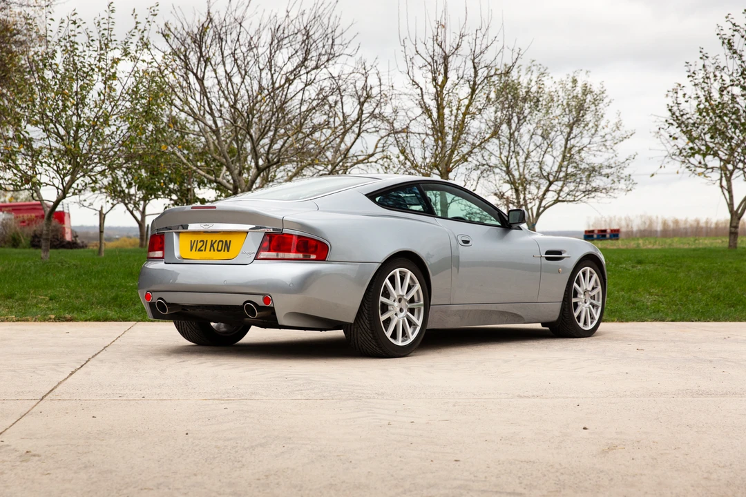 2005 Aston Martin Vanquish 1st Gen - Image 16 of 31