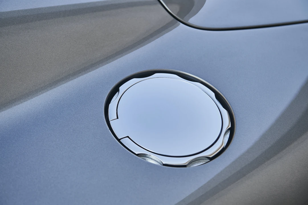 2005 Aston Martin Vanquish 1st Gen - Image 27 of 31