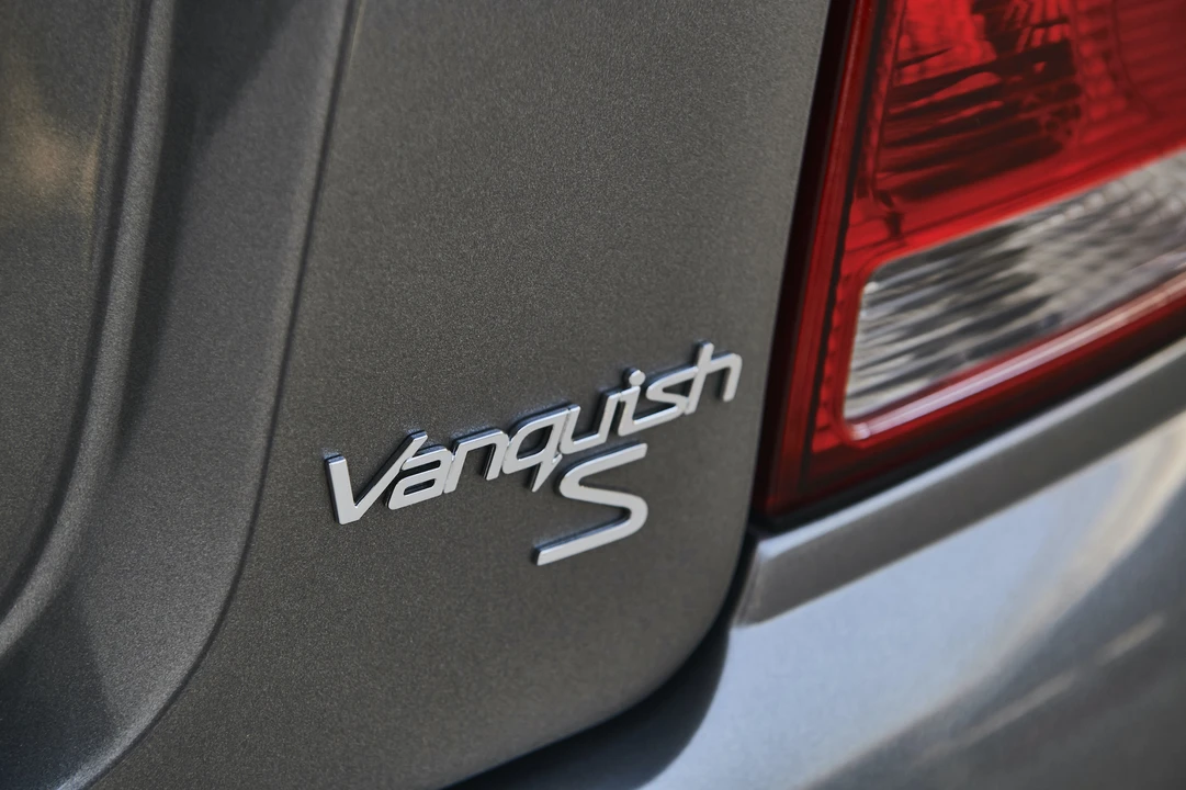 2005 Aston Martin Vanquish 1st Gen - Image 30 of 31