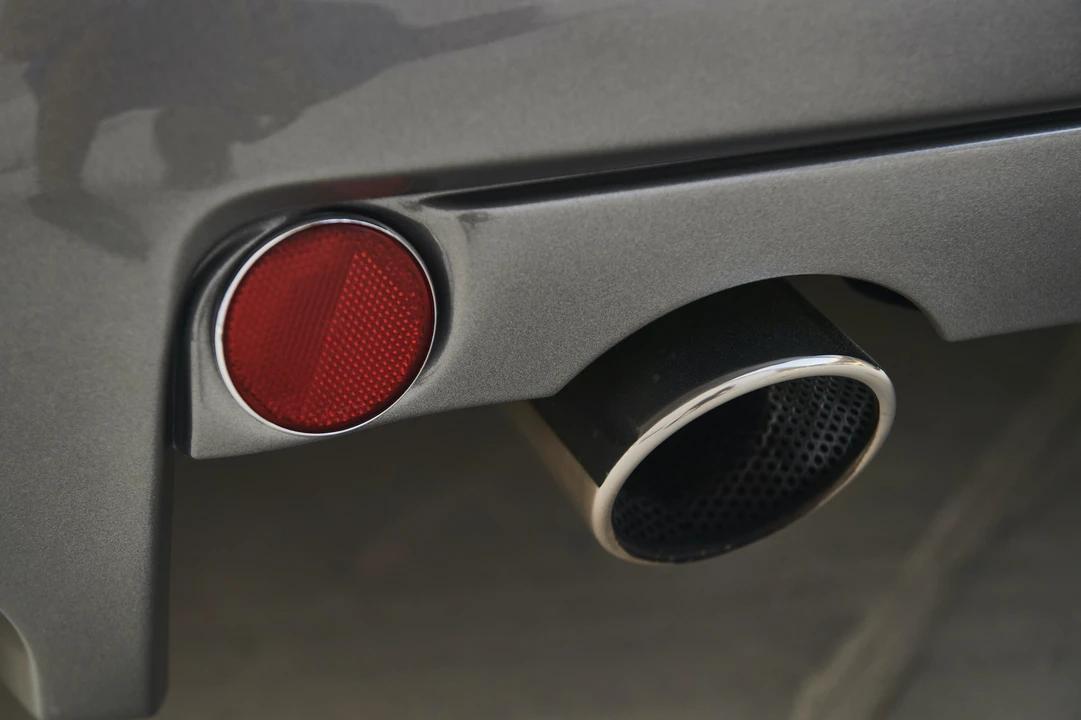 2005 Aston Martin Vanquish 1st Gen - Image 31 of 31