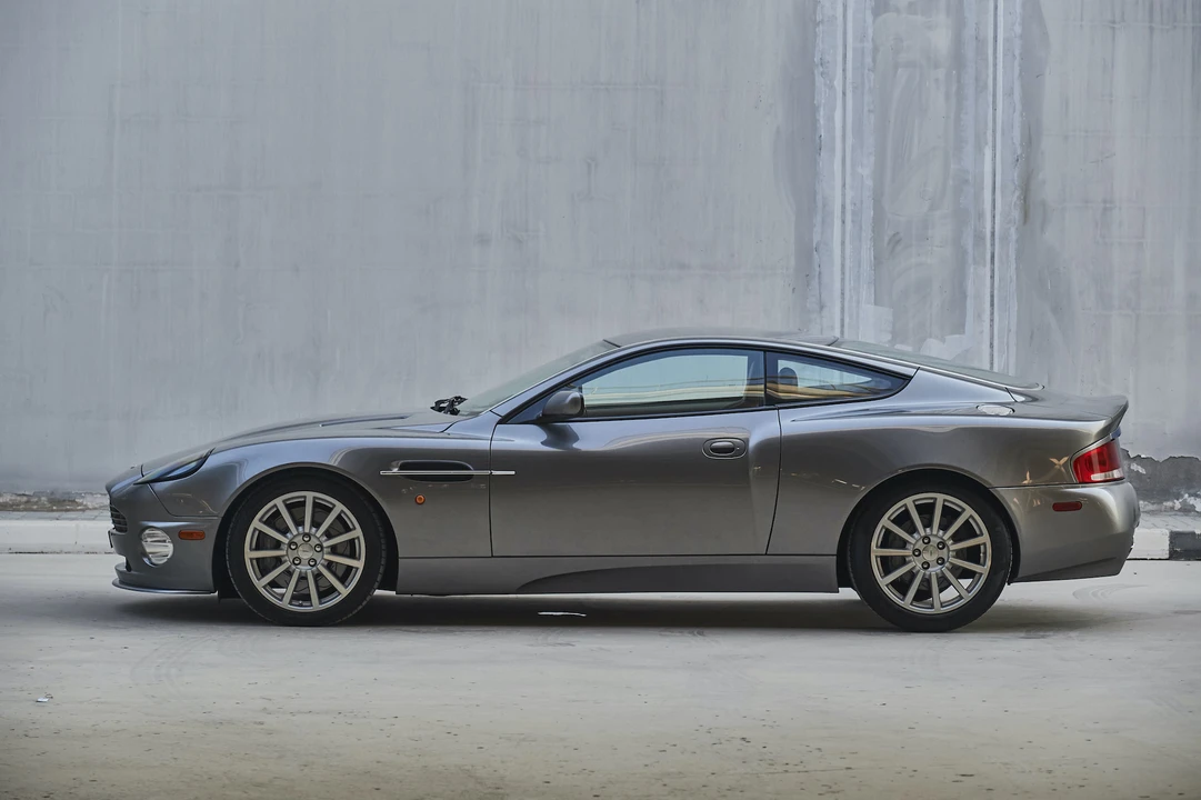 2005 Aston Martin Vanquish 1st Gen - Image 9 of 31