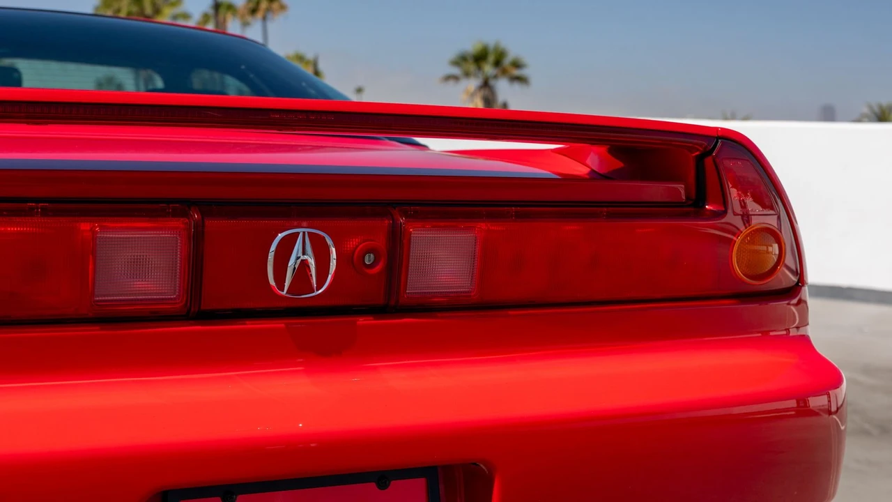 2005 Acura NSX - Image 18 of 31