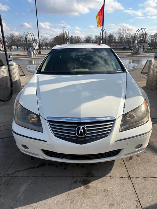 2005 Acura RL 2nd Gen - Image 5 of 9