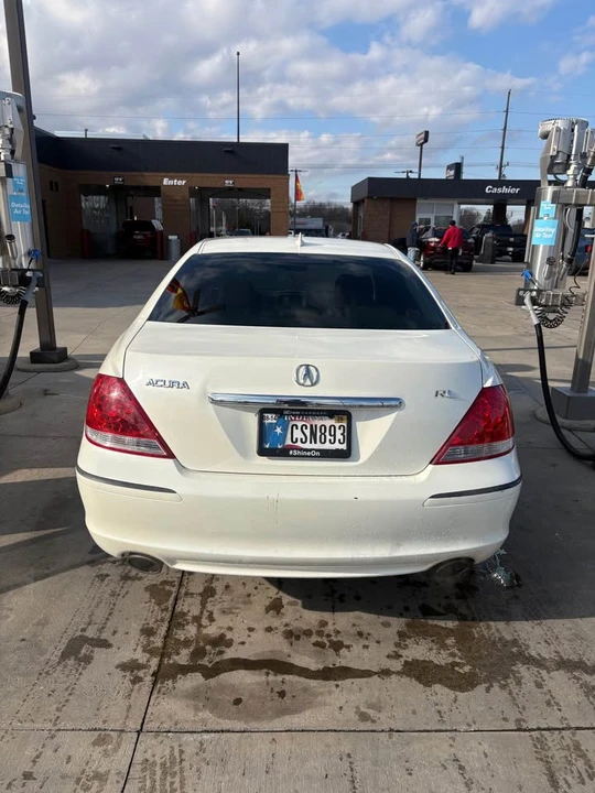 2005 Acura RL 2nd Gen - Image 3 of 9