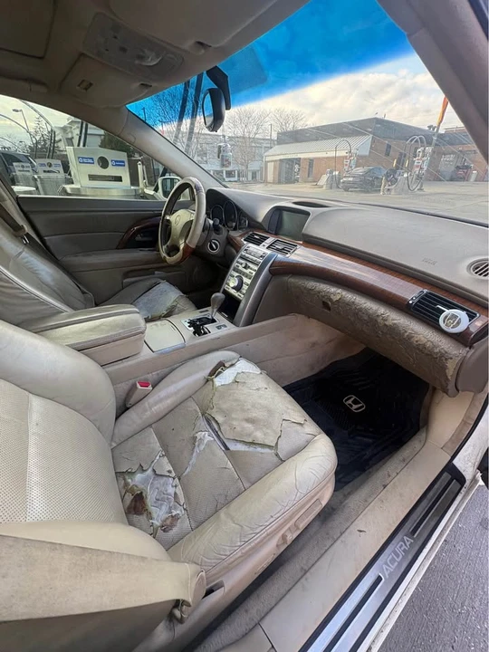 2005 Acura RL 2nd Gen - Image 7 of 9