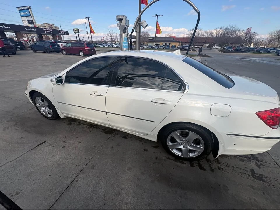 2005 Acura RL 2nd Gen - Image 2 of 9