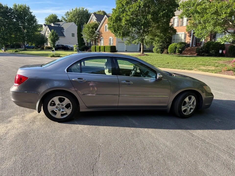 2005 Acura RL 2nd Gen - Image 7 of 18