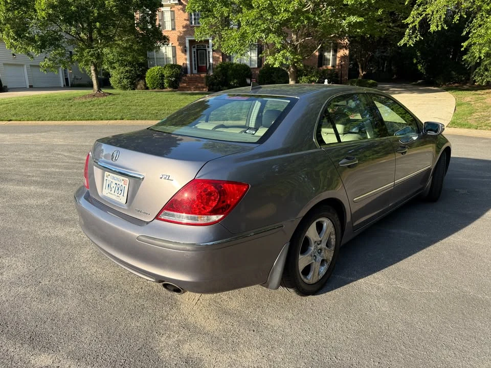 2005 Acura RL 2nd Gen - Image 6 of 18