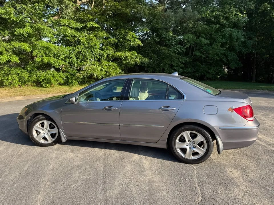 2005 Acura RL 2nd Gen - Image 4 of 18