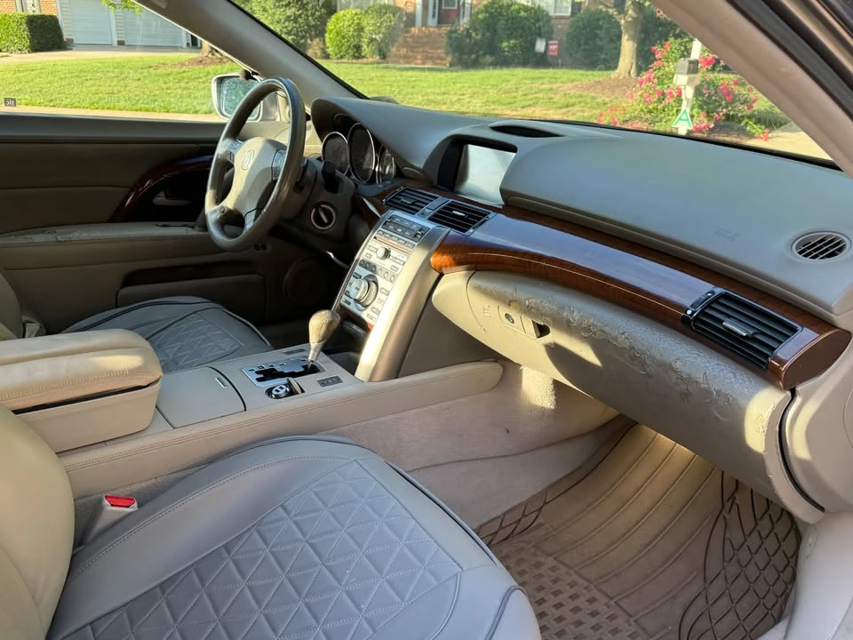 2005 Acura RL 2nd Gen - Image 10 of 18