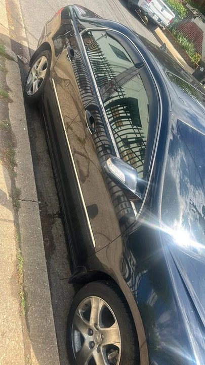 2005 Acura RL 2nd Gen - Image 4 of 7