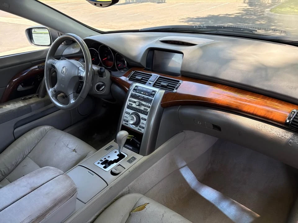 2005 Acura RL 2nd Gen - Image 11 of 21