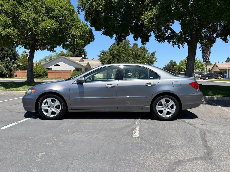 2005 Acura RL 2nd Gen - Image 2 of 21