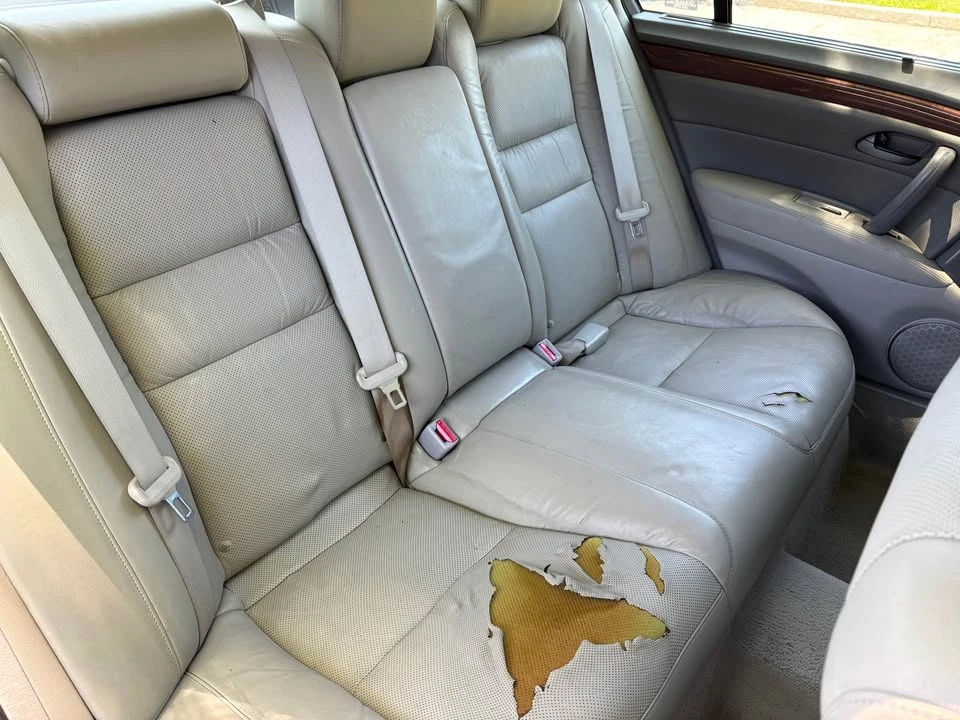 2005 Acura RL 2nd Gen - Image 13 of 21