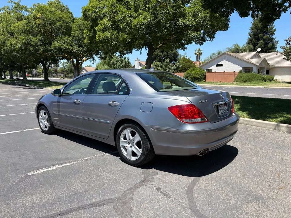 2005 Acura RL 2nd Gen - Image 3 of 21