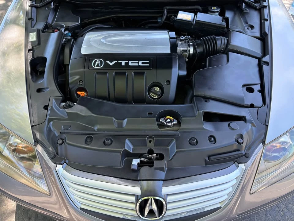 2005 Acura RL 2nd Gen - Image 17 of 21
