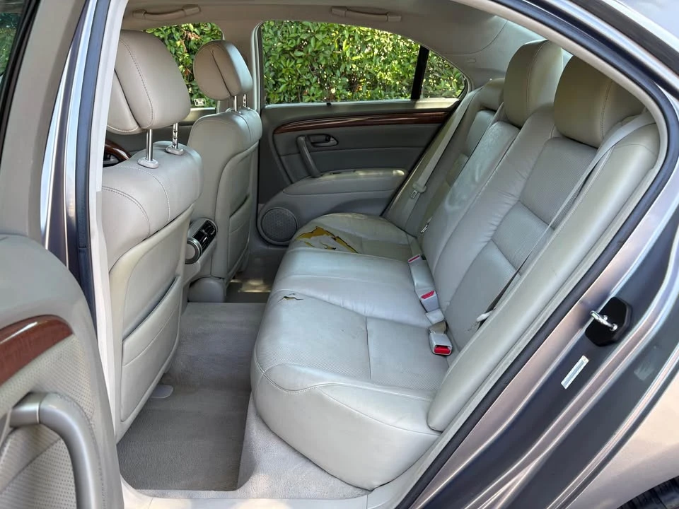 2005 Acura RL 2nd Gen - Image 10 of 21