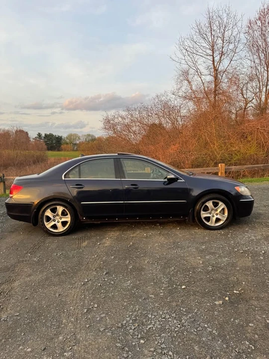 2005 Acura RL 2nd Gen - Image 2 of 13