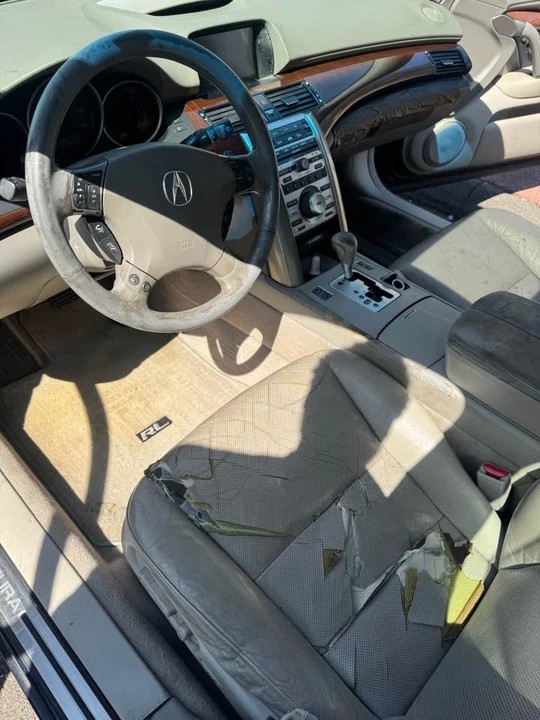 2005 Acura RL 2nd Gen - Image 12 of 13