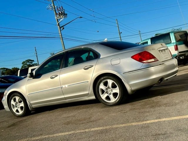 2005 Acura RL 2nd Gen - Image 4 of 9