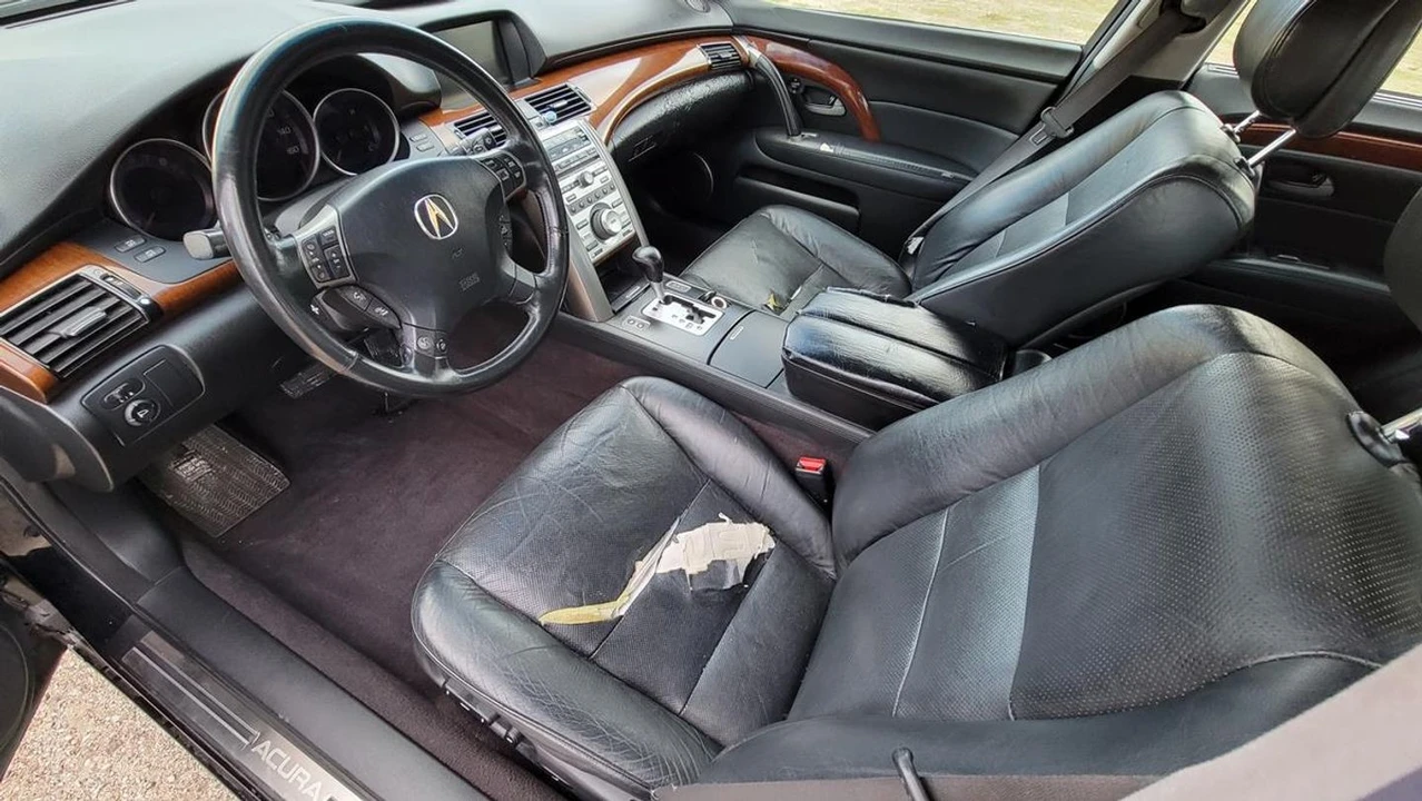 2005 Acura RL 2nd Gen - Image 9 of 21