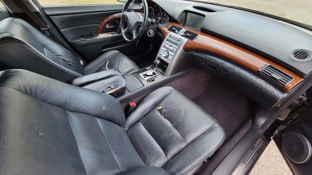 2005 Acura RL 2nd Gen - Image 10 of 21
