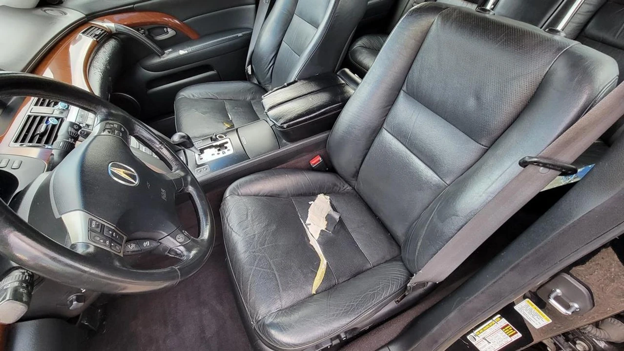 2005 Acura RL 2nd Gen - Image 16 of 21