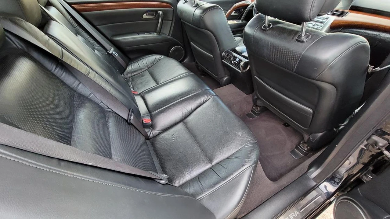 2005 Acura RL 2nd Gen - Image 18 of 21